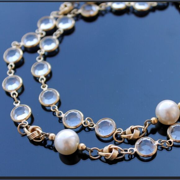 VINTAGE UNSIGNED SWAROVSKI GLASS WINDOW PANE & PEARL 40" NECKLACE - Picture 2 of 10